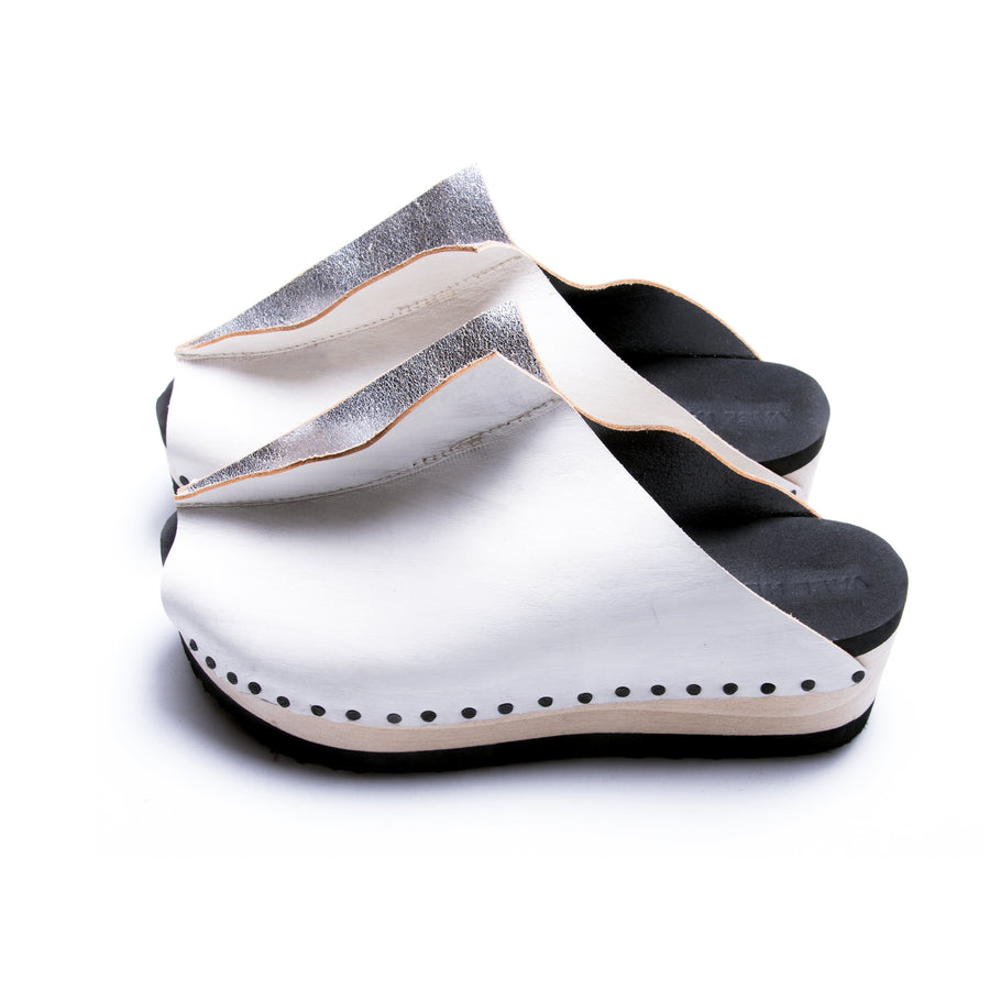 InsideOut white/silver leather clogs