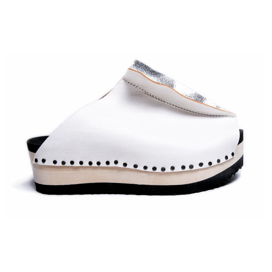 InsideOut white/silver leather clogs